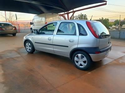 Carro usado Opel Corsa 1.0 Gasolina