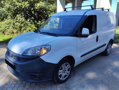 Pesado usado Fiat Doblo 1.3 M-JET - 3 LUG. - IVA DEDUTIVEL Diesel