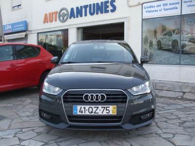 Carro usado Audi A1 Sportback 1.0 TFSI Design Gasolina