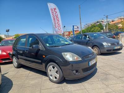 Carro usado Ford Fiesta 1.4 TDCi Ghia Diesel