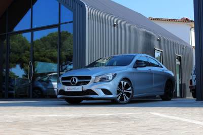 Carro usado Mercedes-Benz Classe CLA d Urban 109cv Diesel