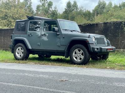 Carro usado Jeep Wrangler Unlimited 2.8 CRD Sport Diesel