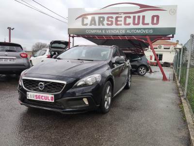 Carro usado Volvo V40 Cross Country 2.0 D2 Momentum Diesel