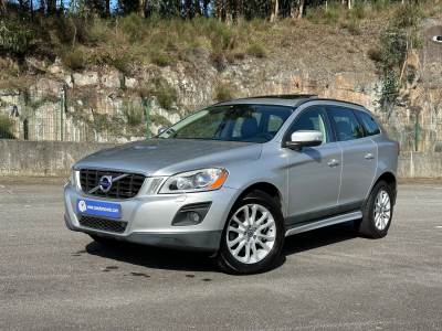 Carro usado Volvo XC 60 D5 Momentum Geartronic Diesel