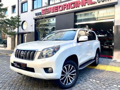 Carro usado Toyota Land Cruiser 3.0 D-4D Luxury CA Diesel