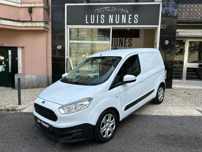 Comercial usado Ford Transit Courier 1.5 TDCI  Diesel