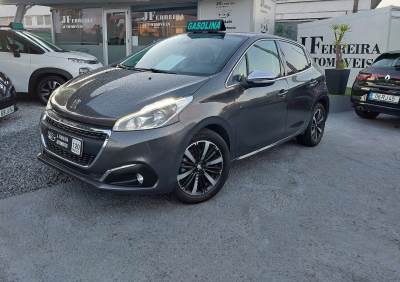 Carro usado Peugeot 208 PureTech 110 Stop & Start Tech Edition Gasolina