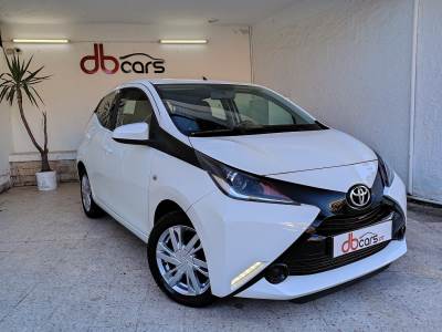 Carro usado Toyota Aygo X Play+AC+X-Touch  Gasolina