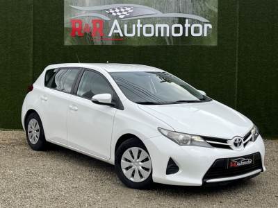 Pesado usado Toyota Auris 1.4 D-4D Diesel