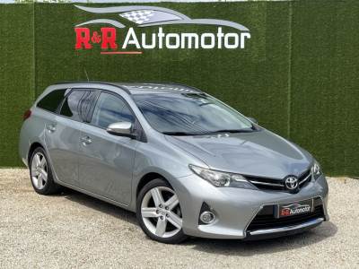 Carro usado Toyota Auris Touring Sports 1.4 D-4D Com+P.Sport +Navi Diesel