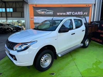 Carro usado Mitsubishi L200 2.4 DI-D CD Invite 4WD Diesel