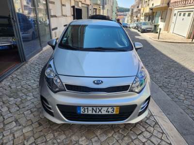 Carro usado Kia Rio 1.1 CRDi More Edition Diesel