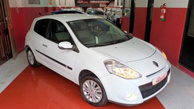 Carro usado Renault Clio 1.2 16V Confort Gasolina