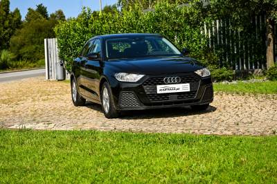 Carro usado Audi A1 Sportback 1.0 TFSI Design Gasolina