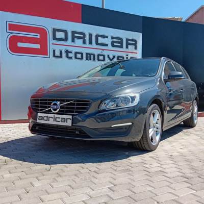 Carro usado Volvo V60 2.0 D4 Momentum Diesel