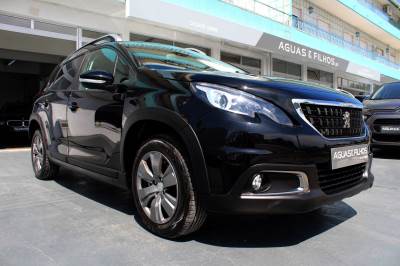 Carro usado Peugeot 2008 1.2 PureTech Signature Gasolina