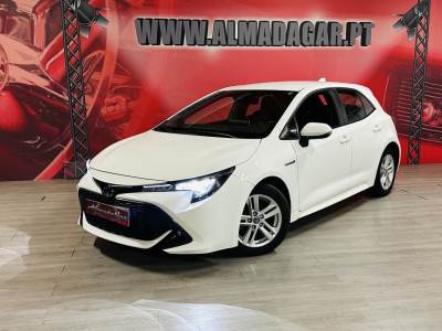 Carro usado Toyota Corolla 1.8 Hybrid Comfort Híbrido (Gasolina)