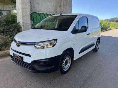 Comercial usado Toyota  PROACE CITY 1.5D COMFORT 102 CV 3 LUG Diesel