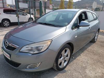 Carro usado Opel Astra Sports Tourer 1.3 CDTi Enjoy S/S Diesel