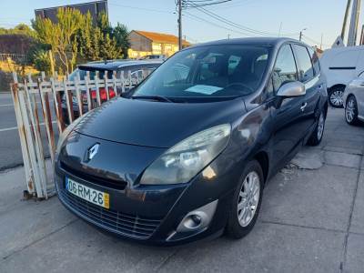 Carro usado Renault Grand Scénic 1.5 dCi Luxe 7L Diesel