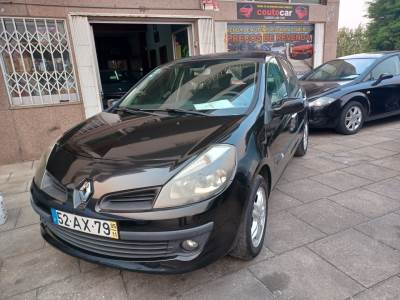 Carro usado Renault Clio 1.2 16V Confort Gasolina