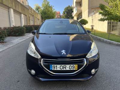 Carro usado Peugeot 208 1.4 HDi Allure Diesel