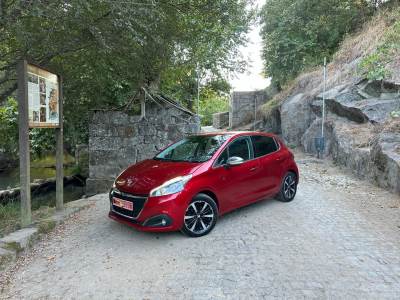 Carro usado Peugeot 208 1.2 PureTech Allure Gasolina