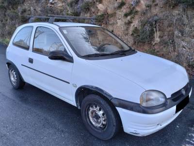 Pesado usado Opel Corsa B - Van 1.7 D Diesel