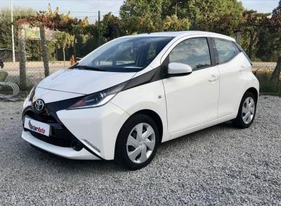 Carro usado Toyota Aygo 1.0 X-Cite Gasolina