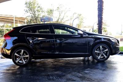 Carro usado Volvo V40 2.0 D2 R-Design Momentum Geartronic Diesel