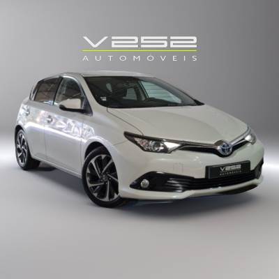 Carro usado Toyota Auris 1.8 HSD Exclusive +TSS+Navi Híbrido (Gasolina)