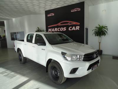 Carro usado Toyota Hilux 2.4 D-4D 4WD CD CH Diesel