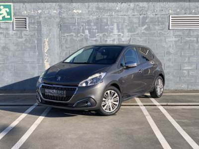 Carro usado Peugeot 208 1.2 PureTech Signature Gasolina