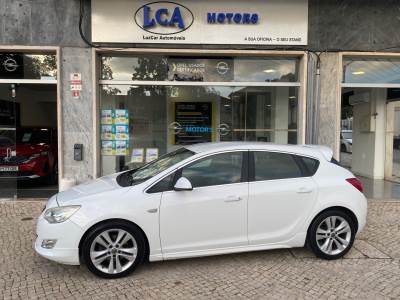 Carro usado Opel Astra 1.7 CDTi Cosmo Diesel