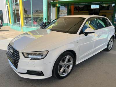 Carro usado Audi A3 Sportback e-tron 1.4 TFSI Sport S tronic Híbrido (Gasolina)