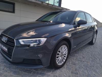 Carro usado Audi A3 Sportback 1.6 TDI Diesel