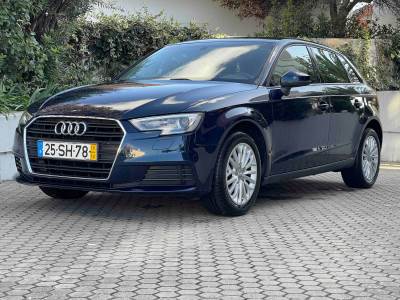 Carro usado Audi A3 Sportback 1.6 TDi Attraction Diesel