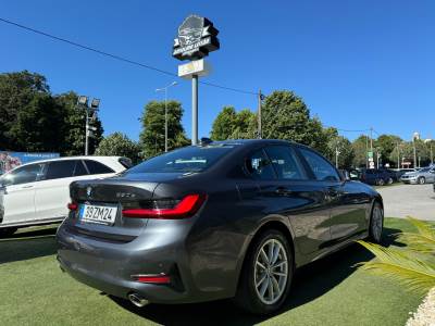 Carro usado BMW Série 3 e Corporate Edition Auto Híbrido (Gasolina)