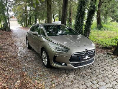 Carro usado Citroën DS5 2.0 HDi Hybrid4 Sport Chic CMP6 102 Híbrido (Gasóleo)