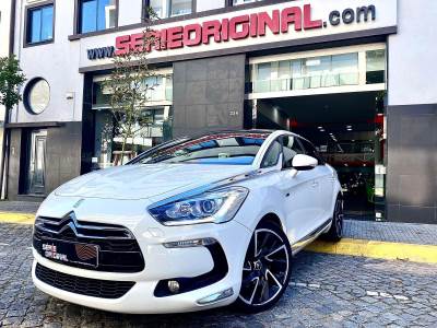 Carro usado Citroën DS5 2.0 HDi Hybrid4 Sport Chic CMP6 Híbrido (Gasóleo)