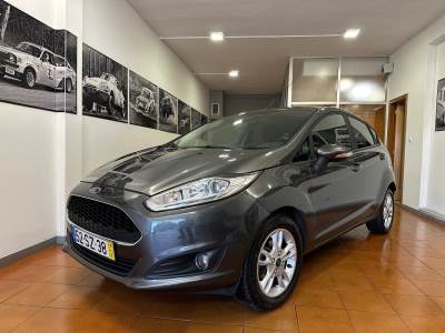 Carro usado Ford Fiesta 1.0 Ti-VCT Trend Gasolina