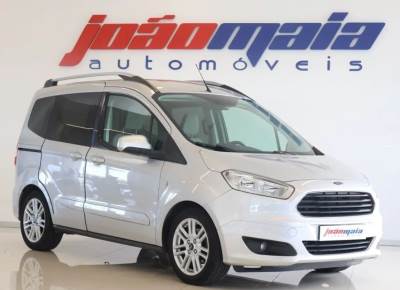 Carro usado Ford Tourneo Courier 1.0 EcoBoost Titanium Gasolina