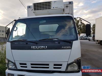 Pesado usado Isuzu 7500€ Diesel