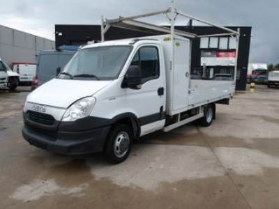 Comercial usado Iveco  3.0 HPI 35C15 3000 Diesel