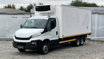 Pesado usado Iveco TRATOR + REBOQUE CONGELAÇÃO Diesel