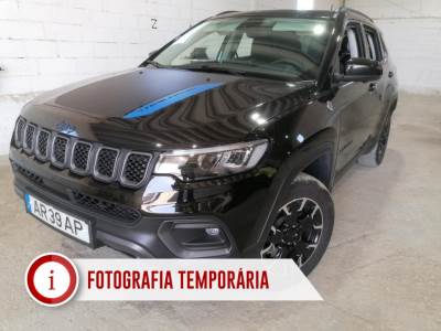 Carro usado Jeep Compass 1.3 TG 4Xe Trailhawk 240cv Híbrido (Gasolina)