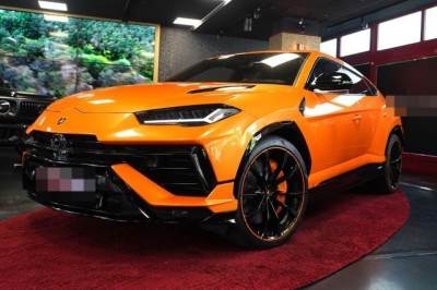 Carro usado Lamborghini Urus S AKRAP MY2024 PANO BLANCO COC Gasolina