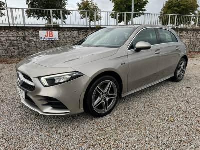 Carro usado Mercedes-Benz Classe A e AMG Line Híbrido (Gasolina)