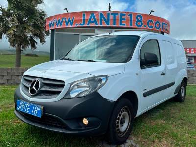 Pesado usado Mercedes-Benz 111 CDi/27 Diesel