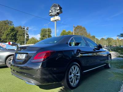 Carro usado Mercedes-Benz Classe C de Avantgarde Híbrido (Gasóleo)